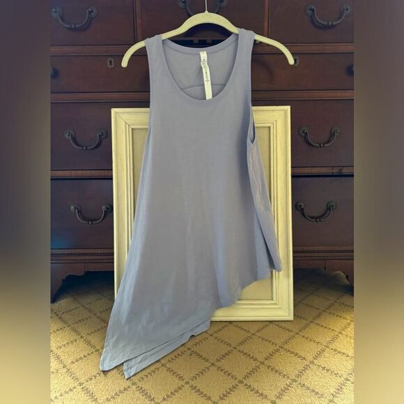 Lululemon To The Point Tank longer length in Lavender NWOT 4 - Picture 1 of 13